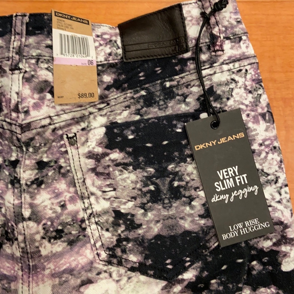 NWT DKNY Women’s Splatter Painted Jean Jeggings